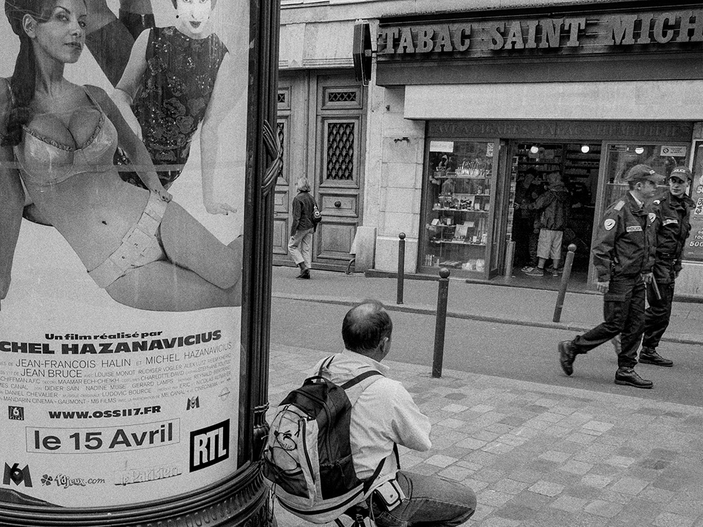 O.MÉRIJON / photographies de la série " Vue de l'Esprit " Rue Saint-André des Arts, Paris VIème